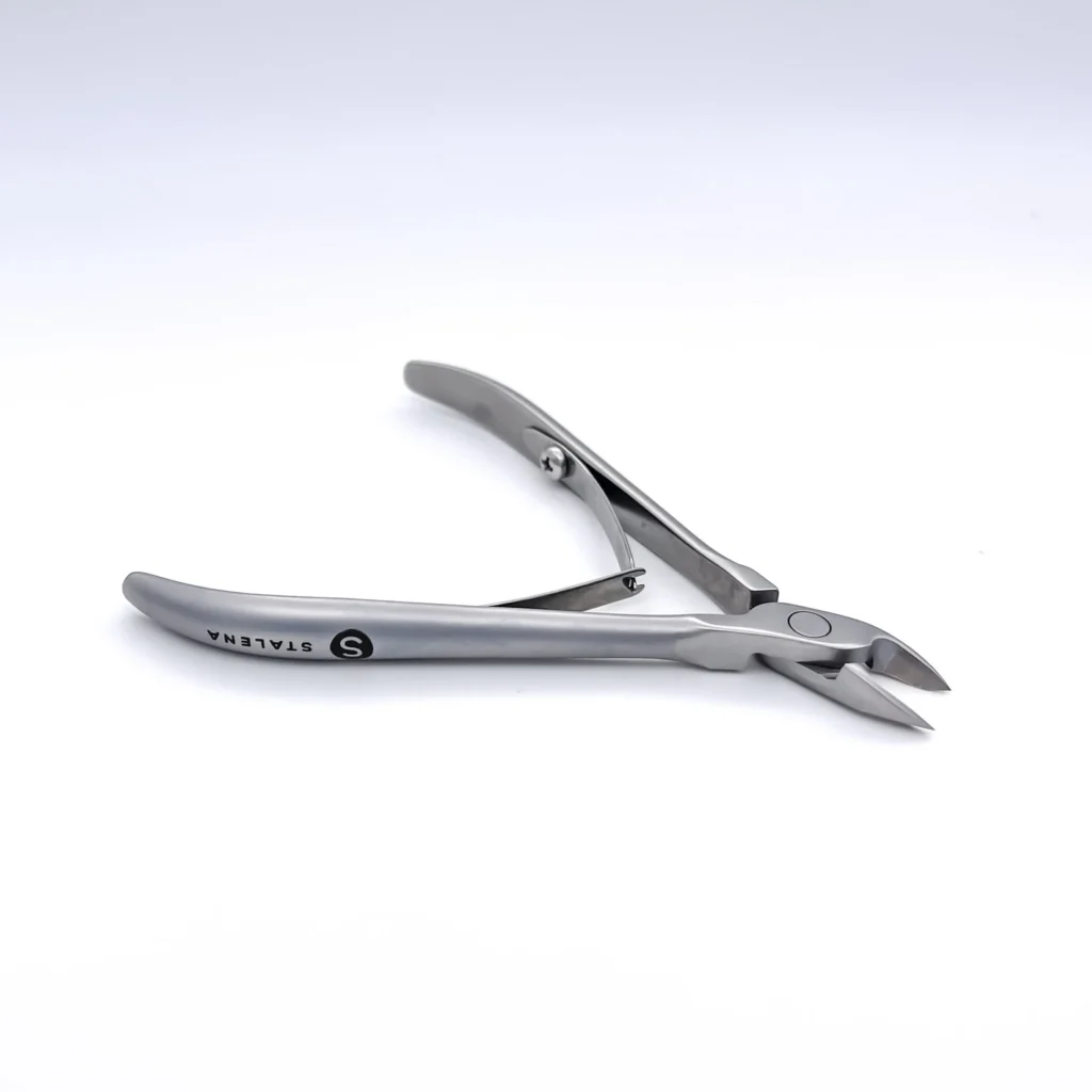 Stalena vellentang-met-korte-handgreep-en-de-kleinste-bek-SM-03-3mm-pedicure-academie.
